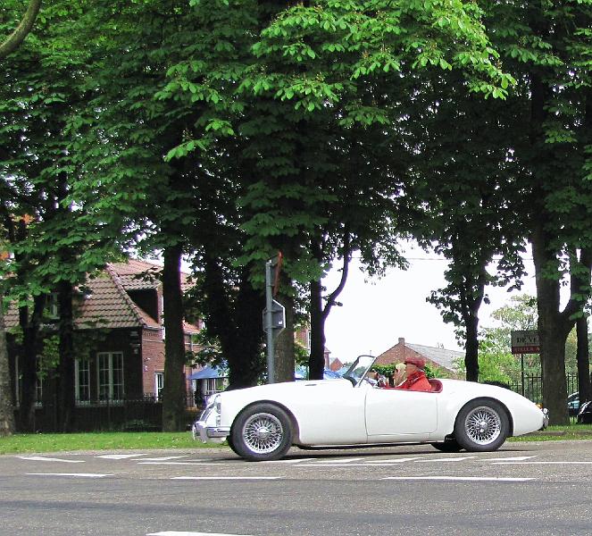 MG & Oldies Happening (32).JPG